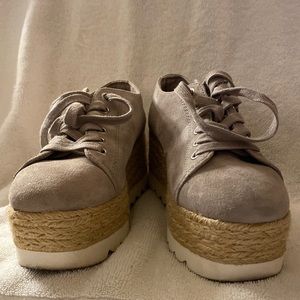Suede Steve Madden platform sneakers; good condition size 5.5